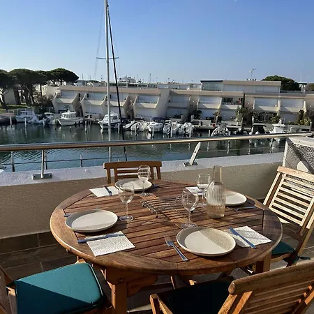 2p Avec Terrasse, Animaux Acceptes, Parking, Climatisation - Fr-1-250-325 * Le Grau-du-Roi