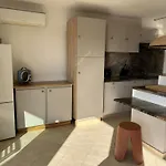 2p Avec Terrasse, Animaux Acceptes, Parking, Climatisation - Fr-1-250-325 *