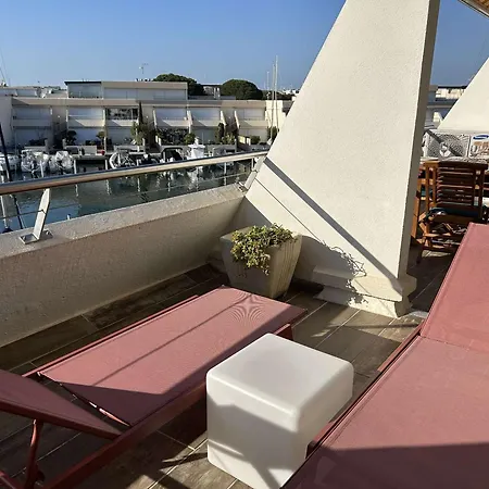 Appartement 2p Avec Terrasse, Animaux Acceptes, Parking, Climatisation - Fr-1-250-325 Le Grau-du-Roi