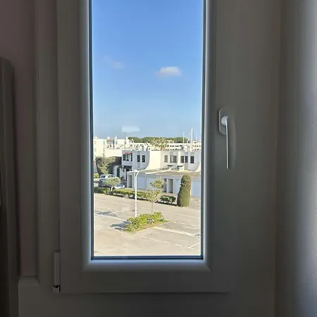 2p Avec Terrasse, Animaux Acceptes, Parking, Climatisation - Fr-1-250-325 Lejlighed