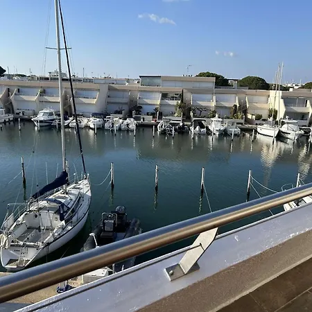 2p Avec Terrasse, Animaux Acceptes, Parking, Climatisation - Fr-1-250-325 *