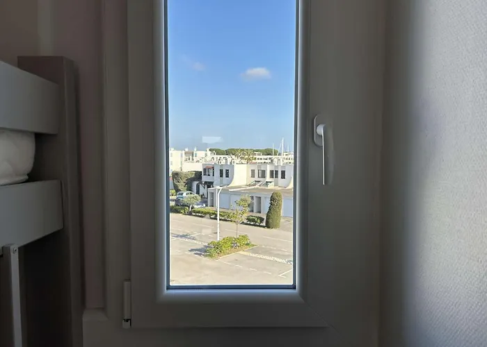 2p Avec Terrasse, Animaux Acceptes, Parking, Climatisation - Fr-1-250-325 Apartamento