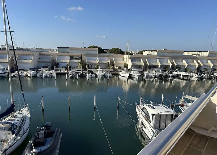 2p Avec Terrasse, Animaux Acceptes, Parking, Climatisation - Fr-1-250-325 Le Grau-du-Roi