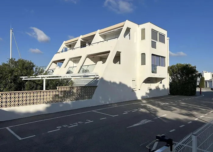 2p Avec Terrasse, Animaux Acceptes, Parking, Climatisation - Fr-1-250-325 Apartamento