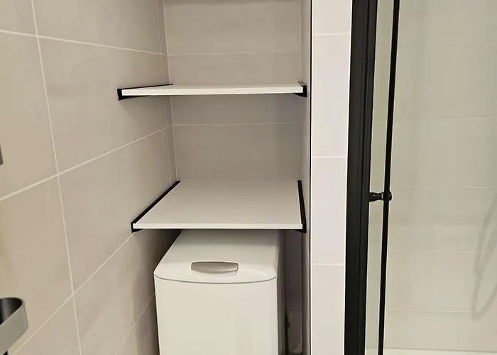 2p Avec Terrasse, Animaux Acceptes, Parking, Climatisation - Fr-1-250-325 Apartamento